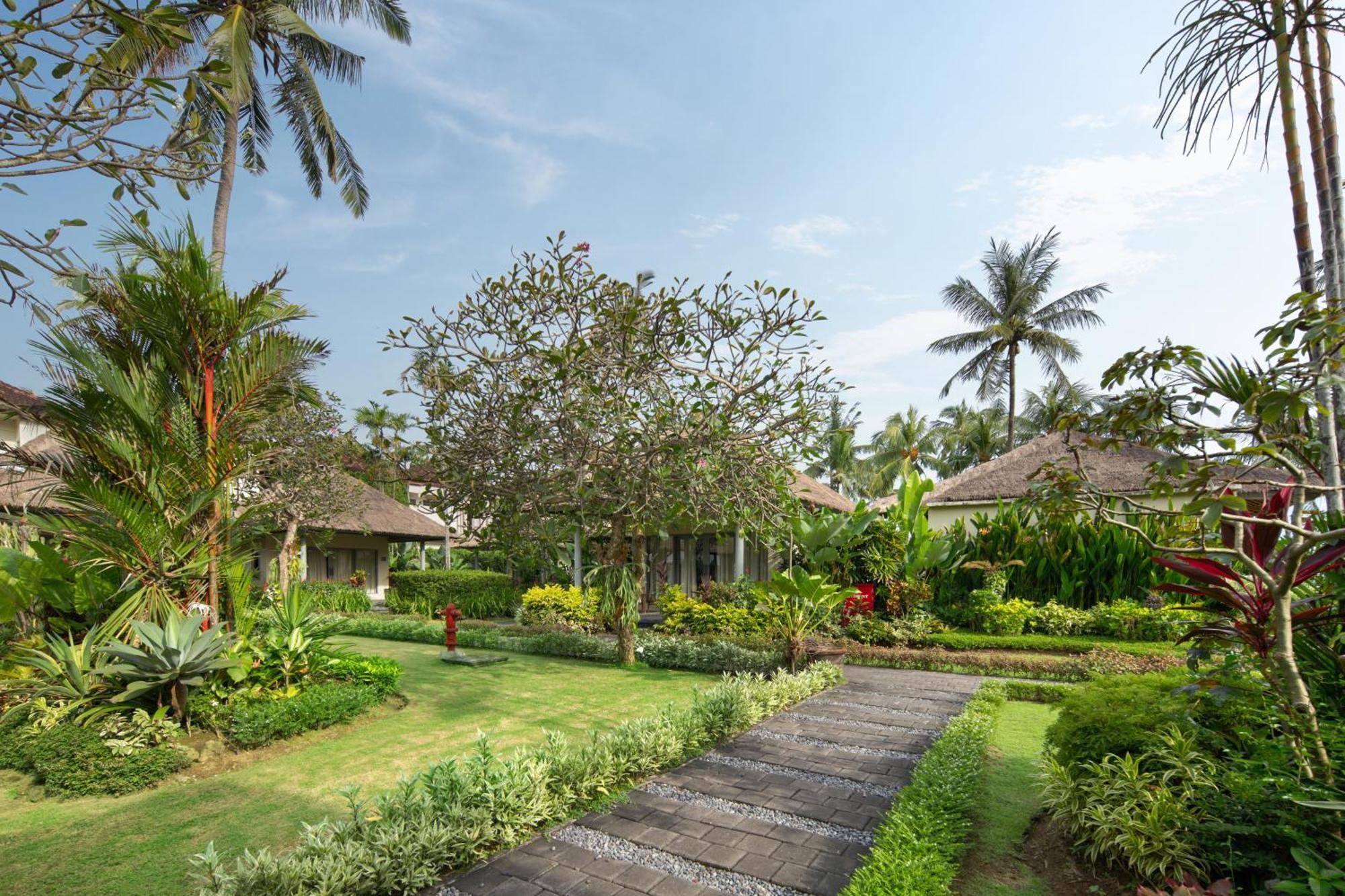 Nirwana Beach & Resort Candidasa Exterior foto